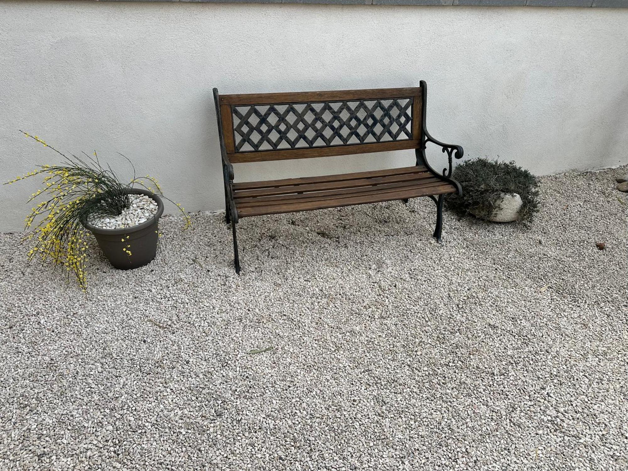 Appartement T2 Avec Terrasse Et Cour Cavaillon Exterior photo